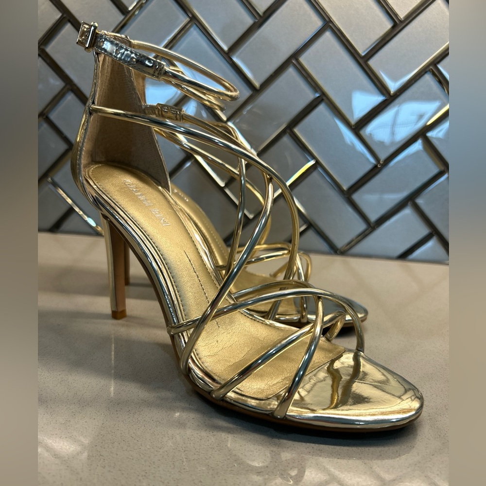 Gianni Bini strappy gold high heel sandal. Size 7.5